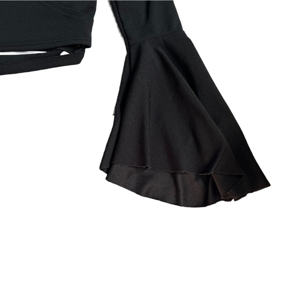 SHEIN BLACK V NECK CROPPED LONG SLEEVE TOP WITH BELL SLEEVES SIZE SMALL - Picture 2 of 8